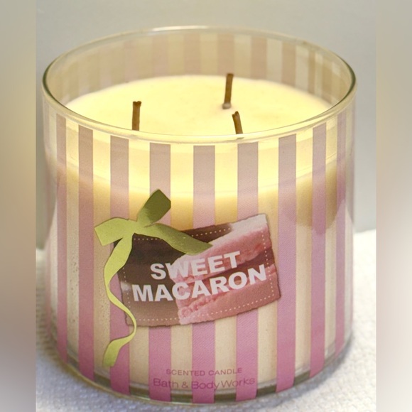 NEW Original Bath & and Body Works SWEET MACARON 3-wick CANDLE read UNBURNED! - Picture 1 of 5